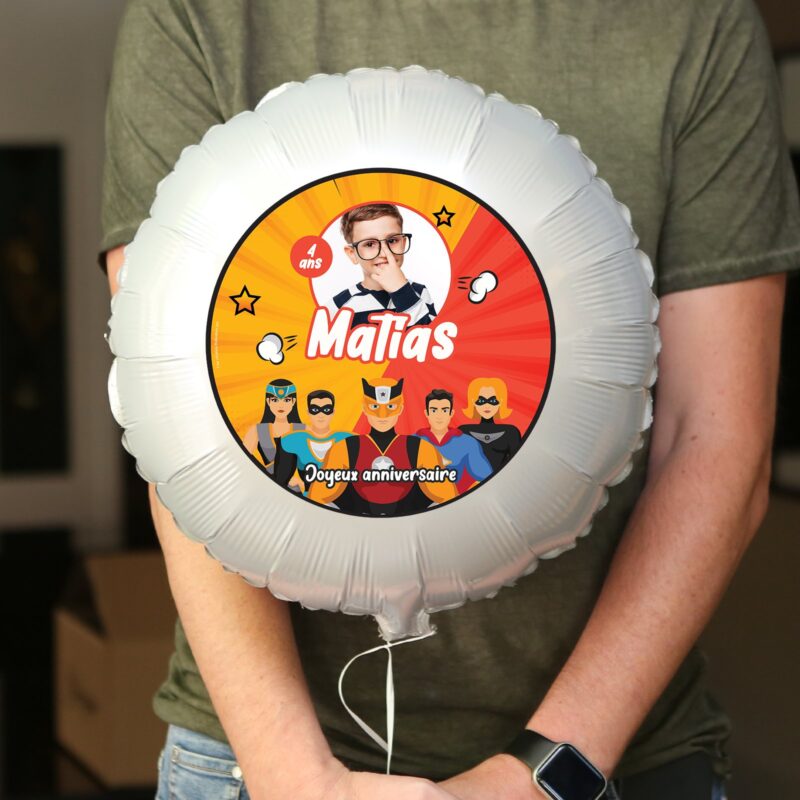 Ballon anniversaire orange et jaune thème supers héros - Ballon aluminium 46cm – Image 2