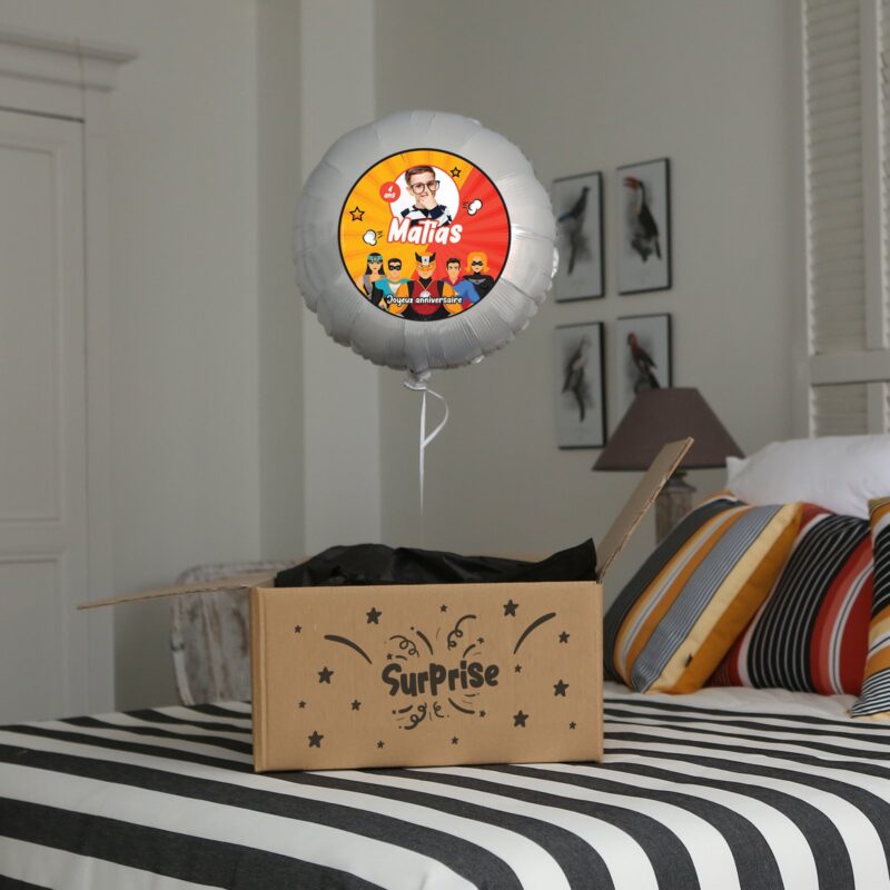 Ballon anniversaire orange et jaune thème supers héros - Ballon aluminium 46cm – Image 3
