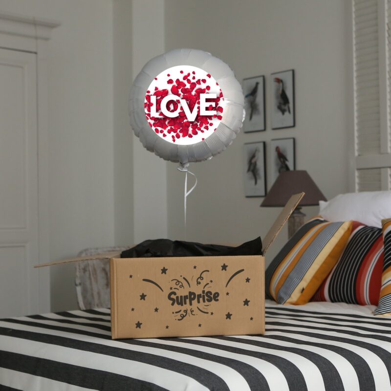 Ballon surprise amour -Love thème pétales de rose – Image 3