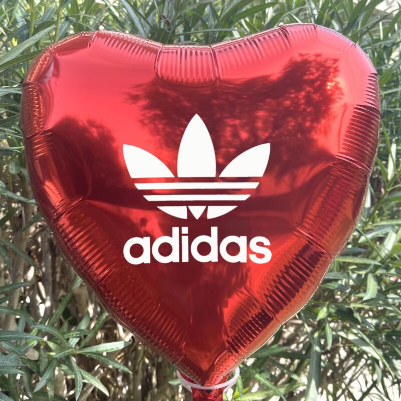 décoration avec ballon personnalisé cœur rouge